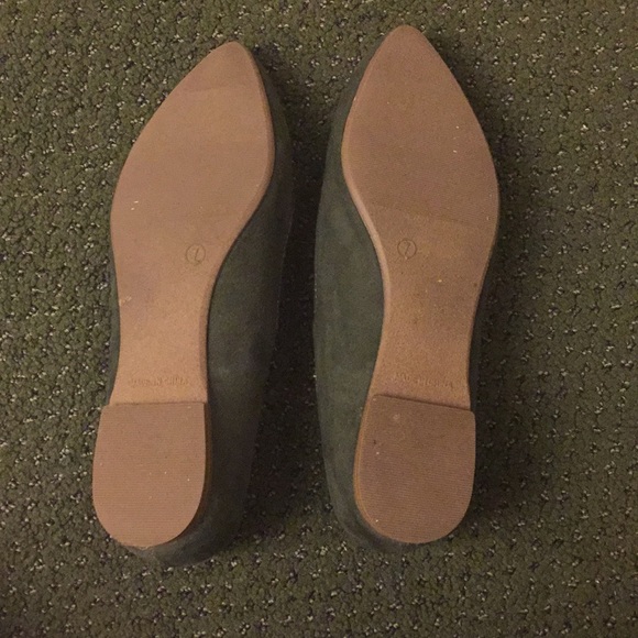 GAP green suede buckle flats - Picture 2 of 3